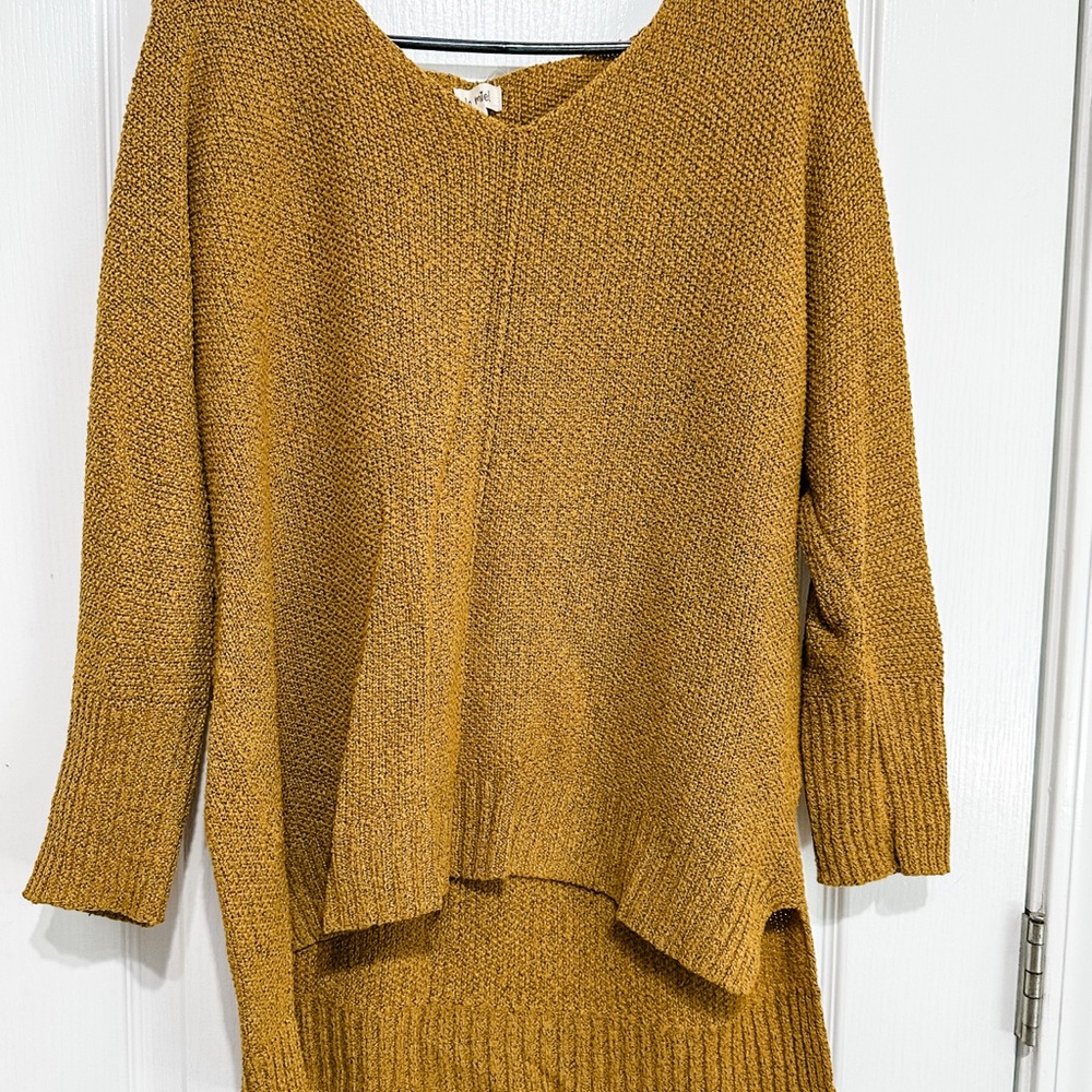 LA MIEL Winnie Mustard V-Neck Sweater